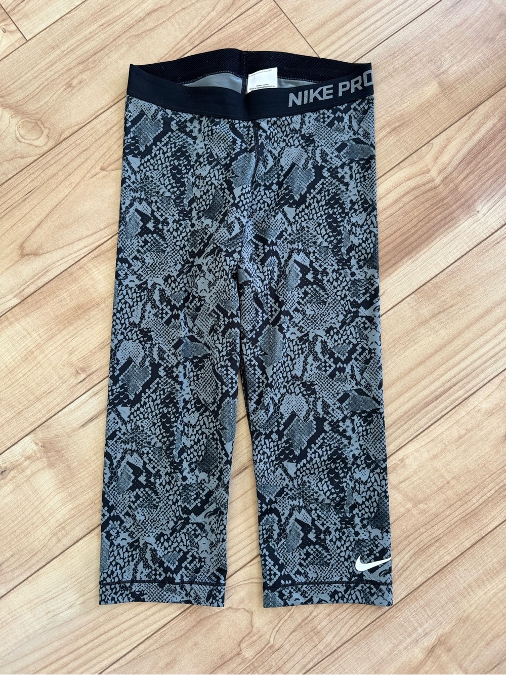 Nike Black & Gray Snake-Print Capris